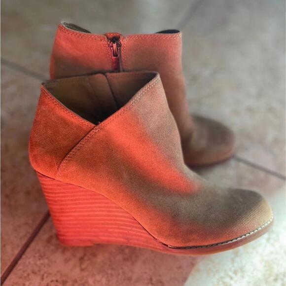 Excellent condition lucky brand wedge boots - Picture 10 of 13